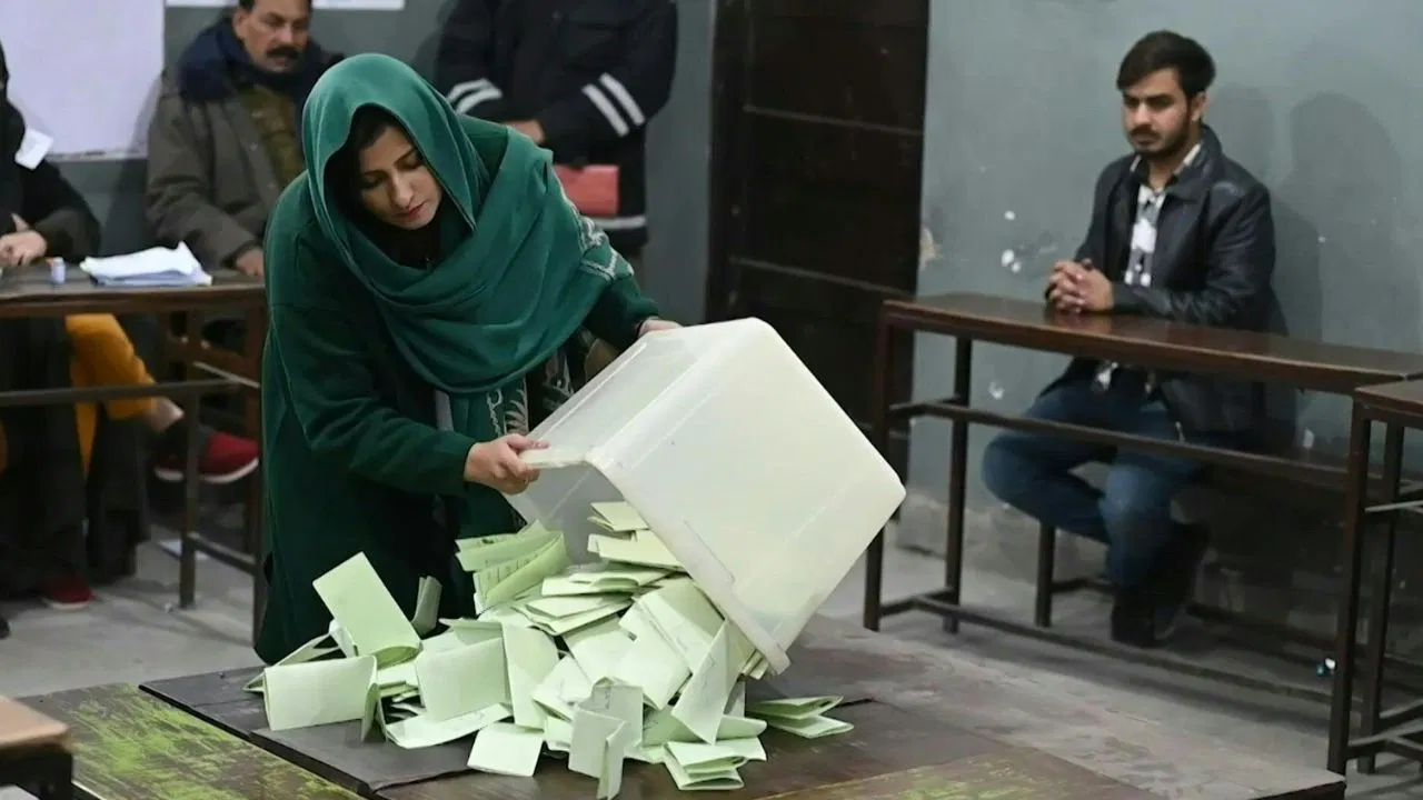 Pakistan Election : पाकिस्तानमध्ये पुन्हा होणार निवडणुका? निवडणूक आयोगाने काय निर्देश दिले? जाणून घ्या